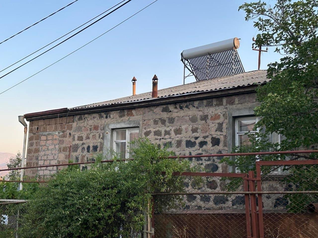 鲁赞住宿加早餐旅馆 Yeghegnadzor 外观 照片