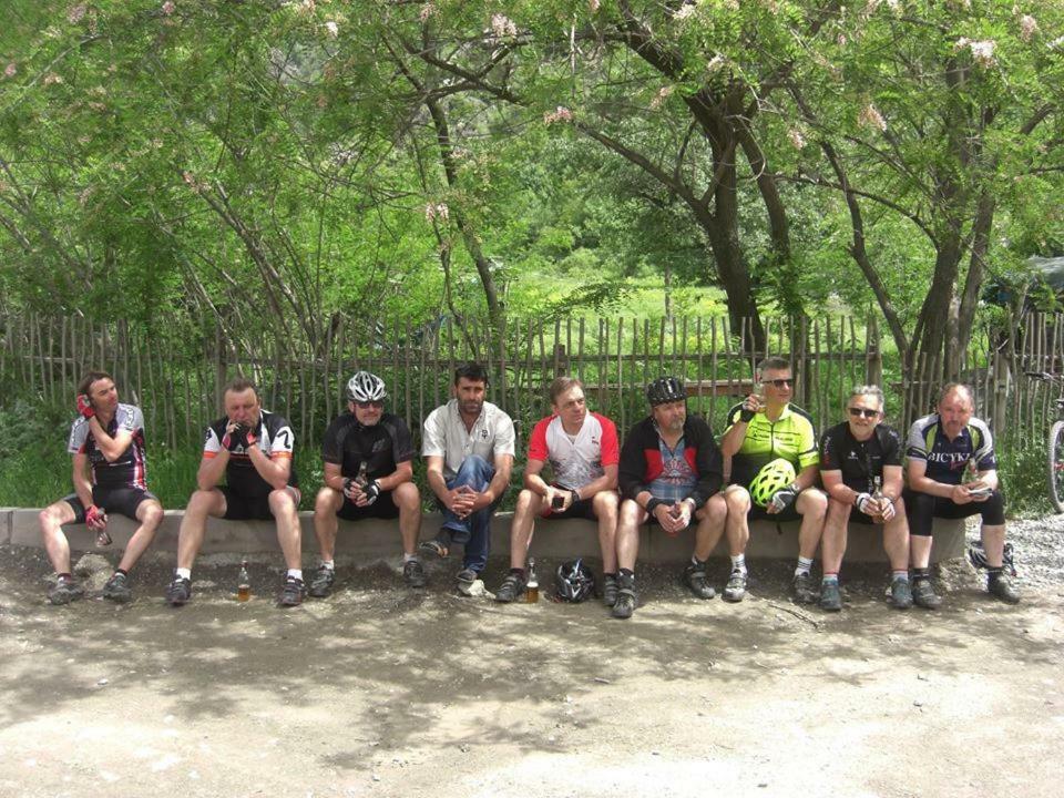鲁赞住宿加早餐旅馆 Yeghegnadzor 外观 照片